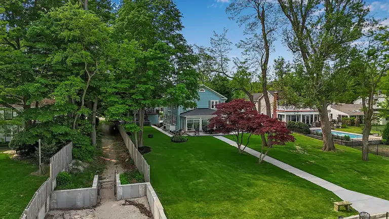 Manicured lawn  - great for lawn games